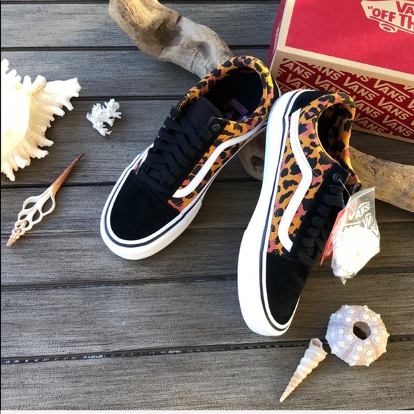 🌴🌼VANS- CHEETAH OLD SCHOOL SHOES🌼🌴 - Picture 2 of 12